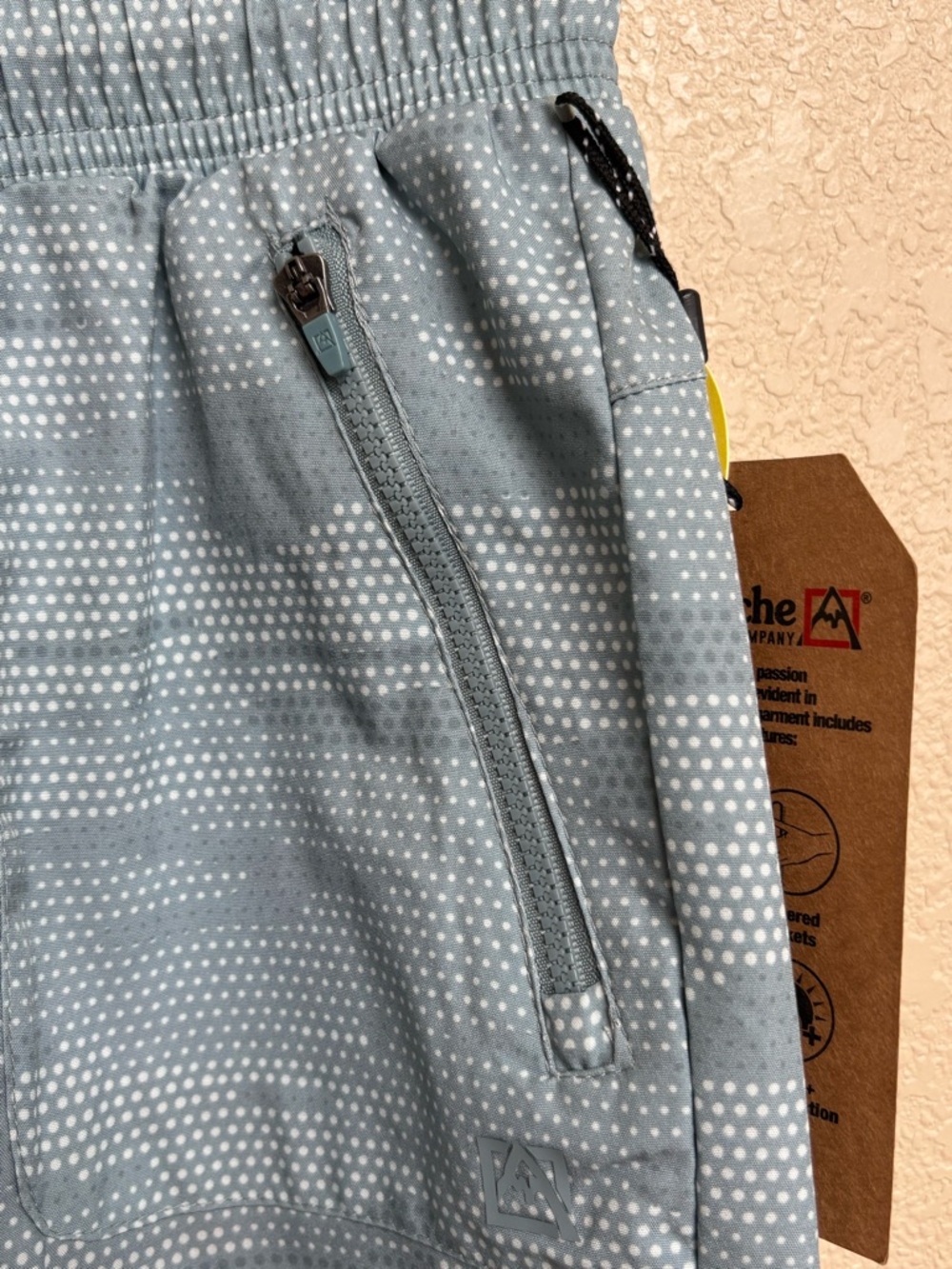 NWT Avalanche Blue Dot Athletic Shorts UPF 50+ Zip Pockets Size Small - Picture 7 of 10